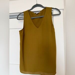 Nine West Olive Sleeveless V-Neck Shell